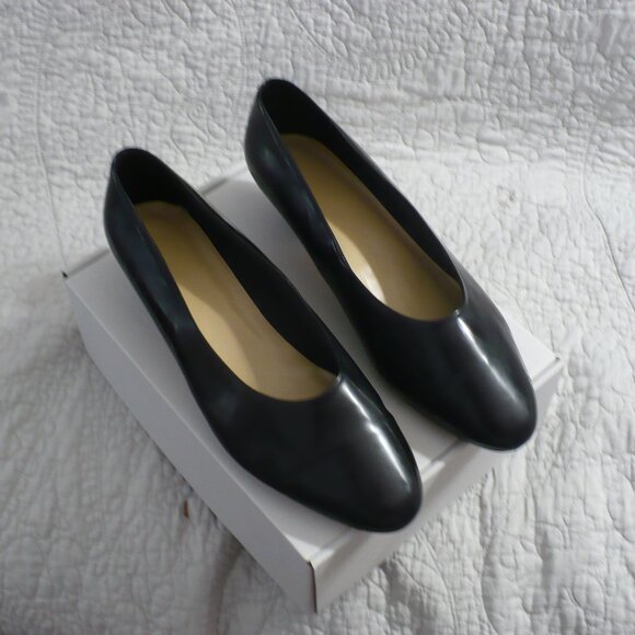 EXCELLENT USE CONDITION VALLEY LANE BLACK PATENT LEATHER PUMPS SIZE 14WW - Picture 1 of 8